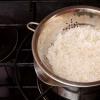 Как варить рисовую кашу на молоке